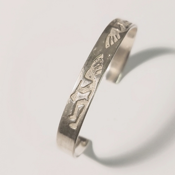 1950'S Mexican Hallmarked Sterling Silver Bracelet - Picture 2 of 15